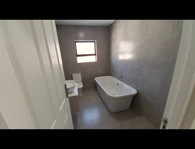 3 BEDROOM HOUSE FOR SALE IN BRITANNIA BEACH ESTATE